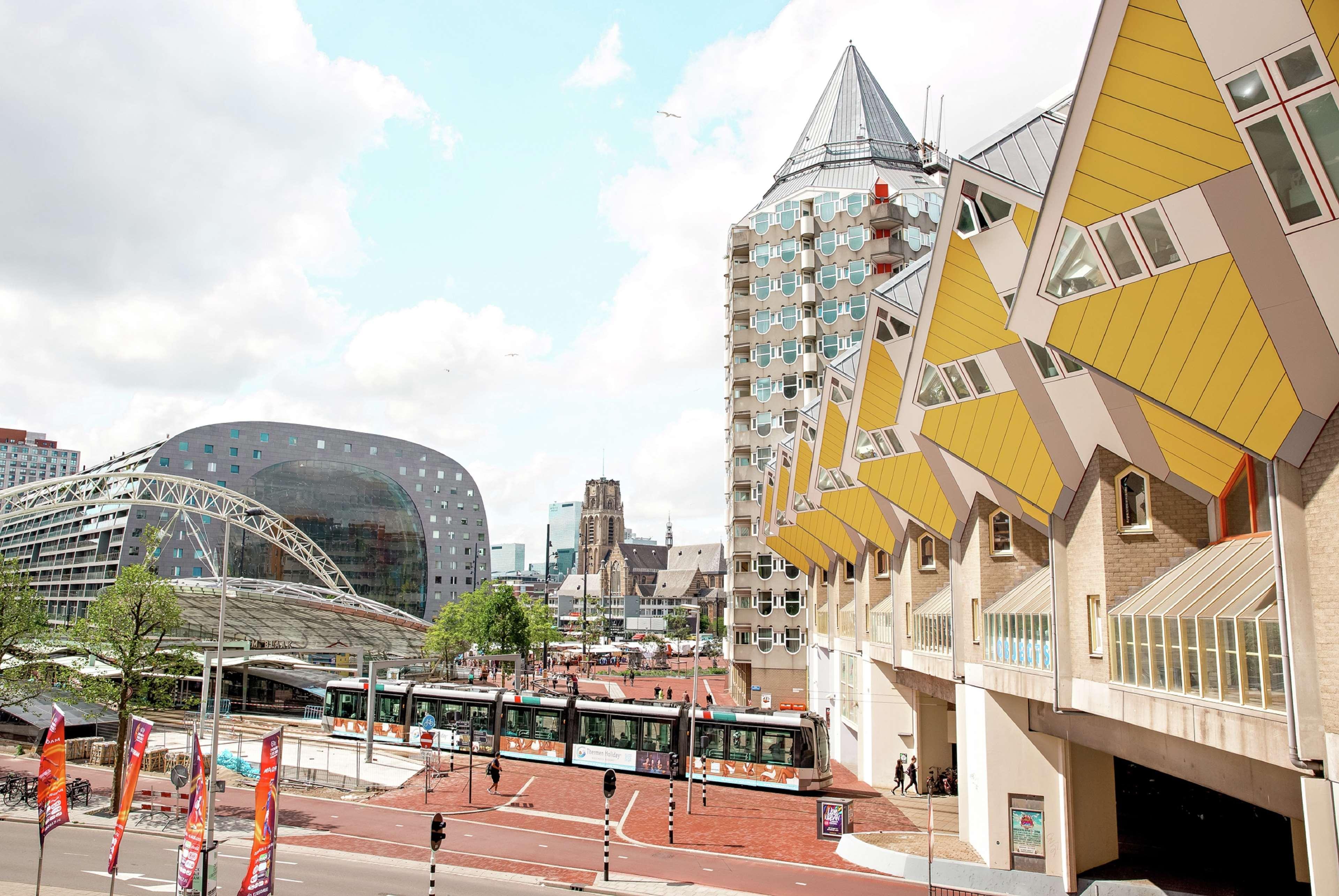 Hilton Rotterdam Hotel Exterior photo The Cube Houses in Rotterdam